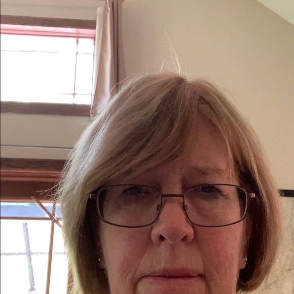 Profile Picture of Donna Malwitz (@donnamalwitz) on Poshmark