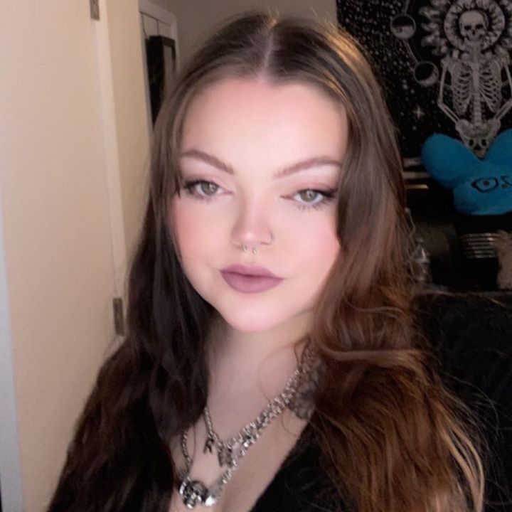 Profile Picture of krista ;) (@krispykrista) on Tiktok