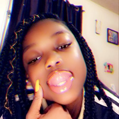 Profile Picture of Crystal Barfield (@CrystalBarfiel9) on Twitter
