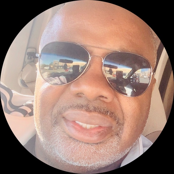 Profile Picture of Jeffery Carroll (@jeffron37) on Poshmark