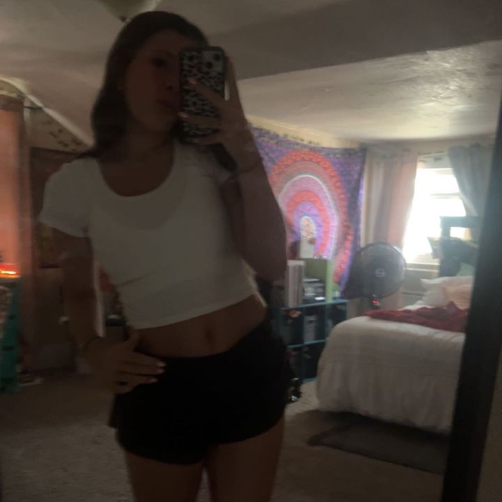 Profile Picture of juliajoness (@juliajoness) on Tiktok