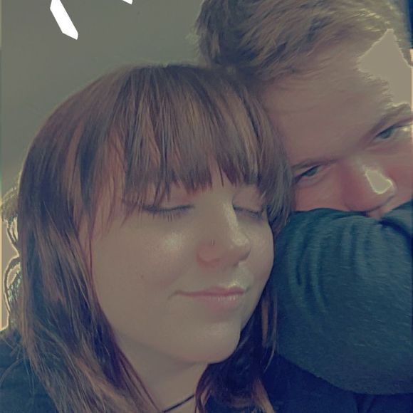 Profile Picture of Em Camfield (@em_camfield) on Poshmark