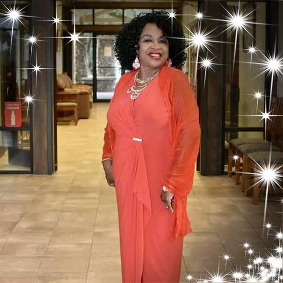 Delores Dixon bivins - Poshmark Profile Picture of Delores Dixon bivins (@msdelo805) on Poshmark