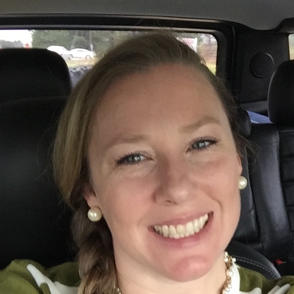 Profile Picture of Kim Hamlett (@kimhamlett) on Poshmark