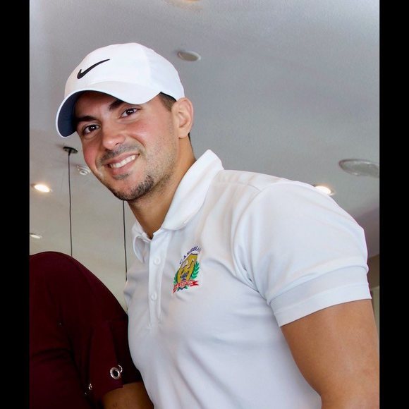 Profile Picture of Andy Machado (@andymachado) on Poshmark