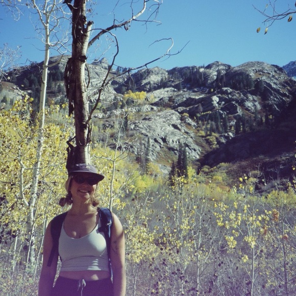 Profile Picture of Carly Sternberg (@carlyanne94) on Poshmark