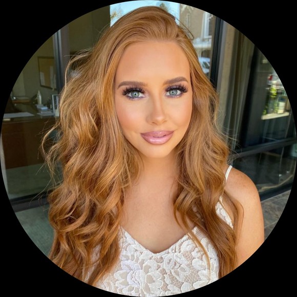 Profile Picture of Alex Lakeman (@alikajade) on Poshmark