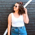 Profile Picture of NICOLE | beauty influencer (@nicole.daskaluk) on Instagram