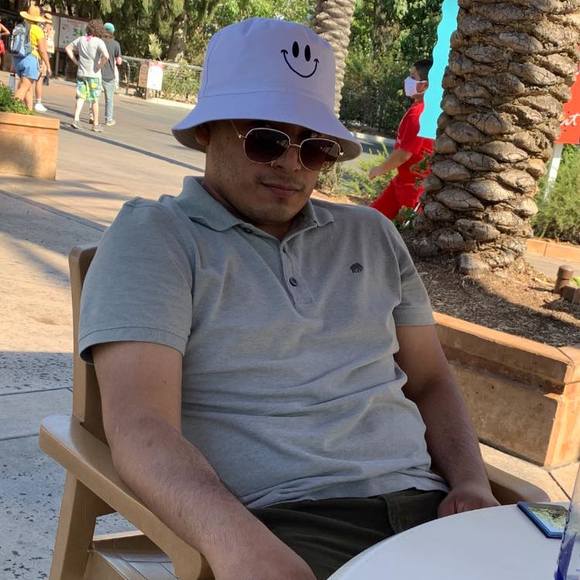 Profile Picture of Alejandro Diaz (@alejandro2194) on Poshmark
