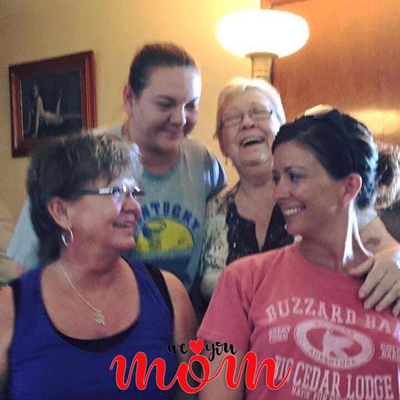 Profile Picture of Marla Eschbacher (@paulmarla2004) on Poshmark