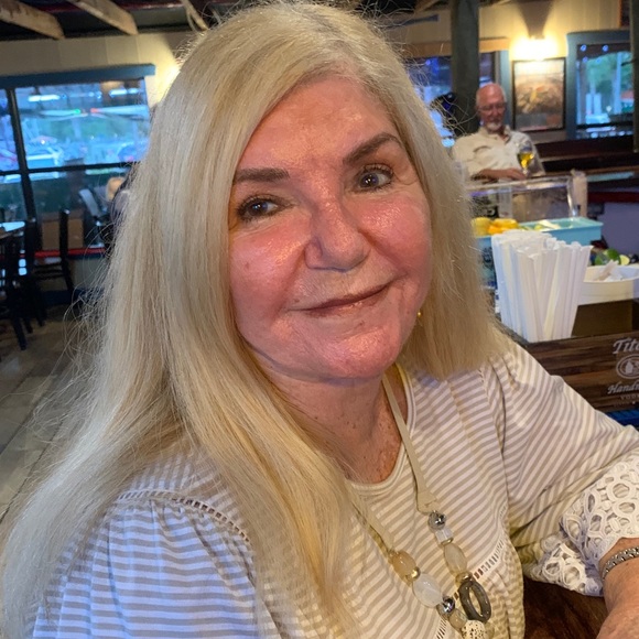 Marilyn Frankel - Poshmark Profile Picture of Marilyn Frankel (@marilynfrankel) on Poshmark