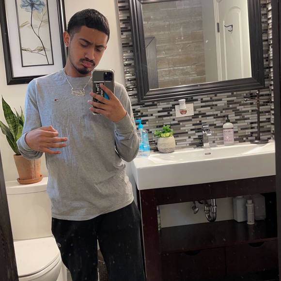 Profile Picture of Jason Valladares (@jjayrocco11) on Poshmark