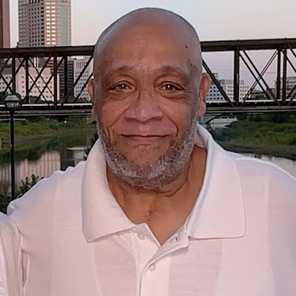 Profile Picture of Bobbie Clemens (@bobbie_clemens) on Poshmark