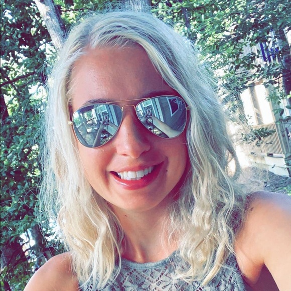 Profile Picture of Alli Deidrick (@alexcreations) on Poshmark