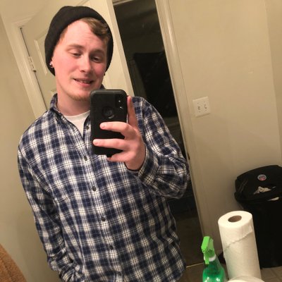 Profile Picture of ΤΗΞ RΞSΙSΤΛΝCΞ (@joshua_brendel) on Twitter