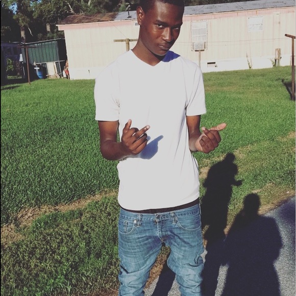 Profile Picture of Dre Avent (@tune220) on Poshmark