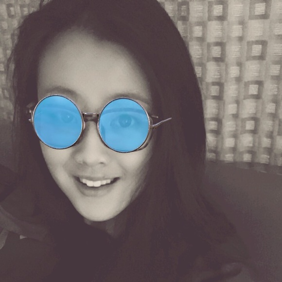 Profile Picture of Annie Hu (@amaznnie) on Poshmark