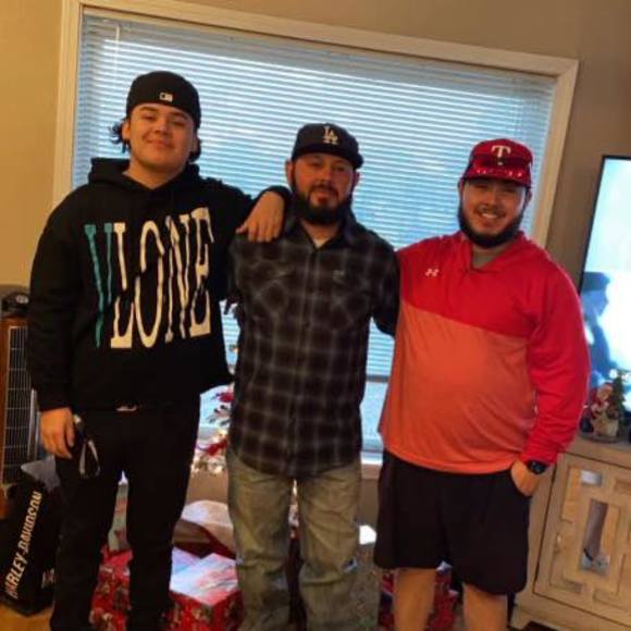 Profile Picture of Chris Lopez (@chrislopez733) on Poshmark