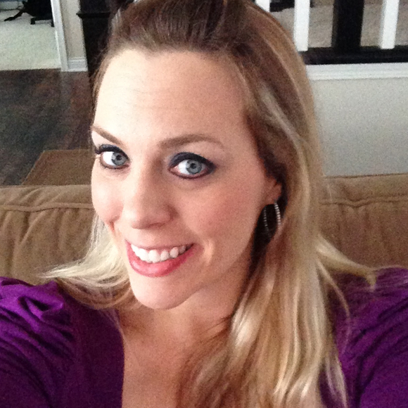 Profile Picture of Lara Kleinheinz (@deerinlc) on Poshmark