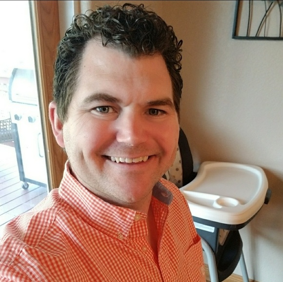 Profile Picture of Dustin Jensen (@djen52) on Poshmark