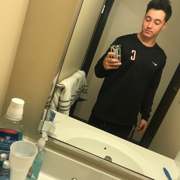 Kyle Comini - Poshmark Profile Picture of Kyle Comini (@kylecomini12) on Poshmark