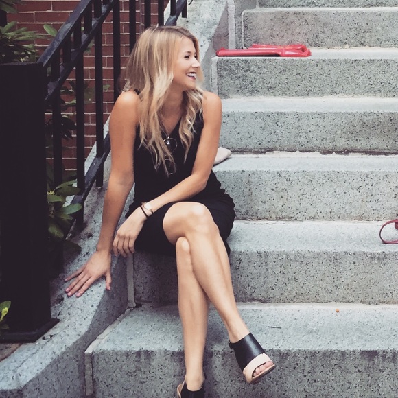 Profile Picture of Christine Regnier (@cregnier) on Poshmark