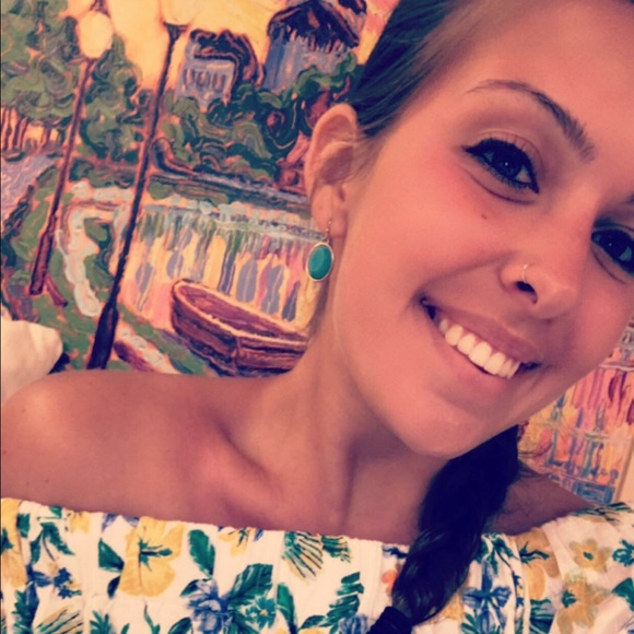 Profile Picture of Jessica Anewalt (@janewalt28) on Poshmark