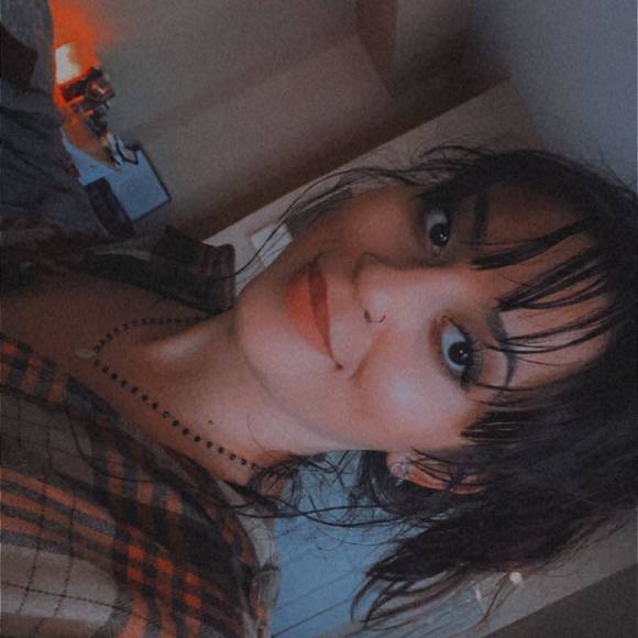 Profile Picture of Lexie Sinquefield (@lexie_renea22) on Poshmark