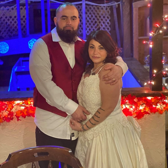 Profile Picture of Bonnie Towsley (@bonnietowsley) on Poshmark