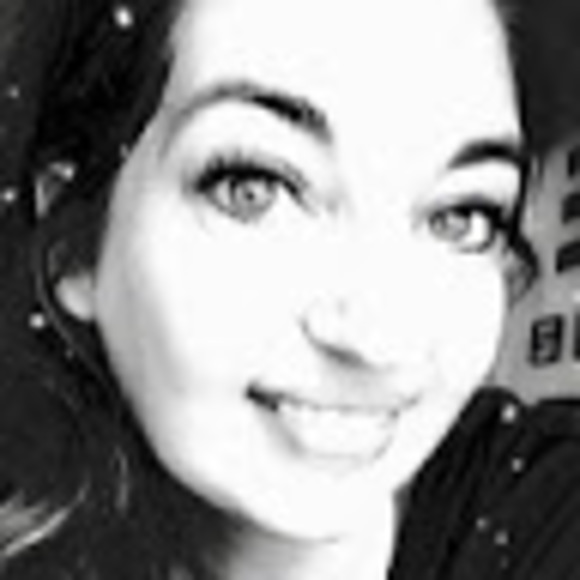 Profile Picture of Emma Ruby (@emmairene79) on Poshmark