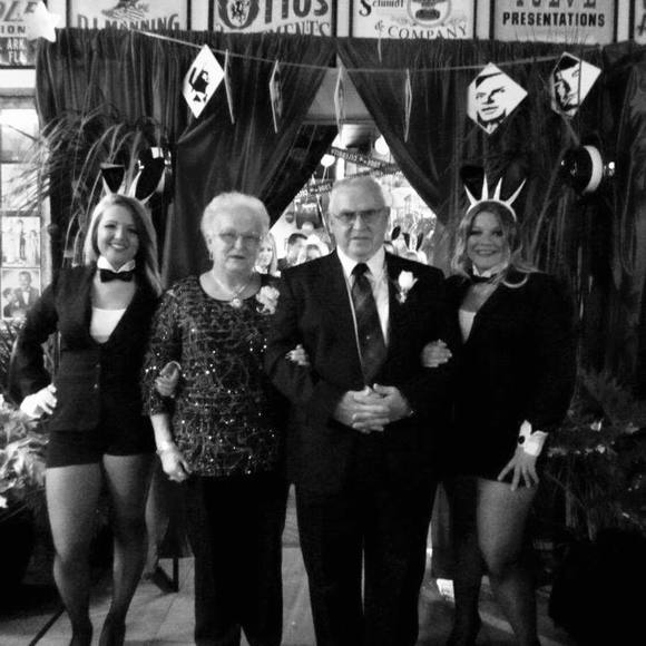 Profile Picture of Manda Popovich (@mandapopovich) on Poshmark