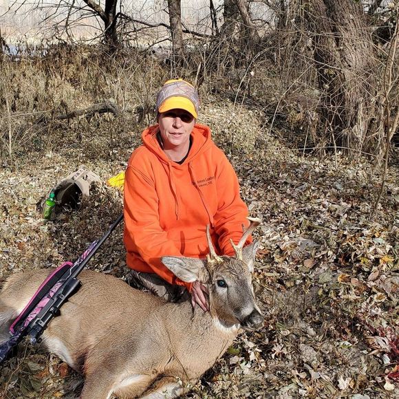 Profile Picture of Tonya Gruenewald (@tiny1976) on Poshmark