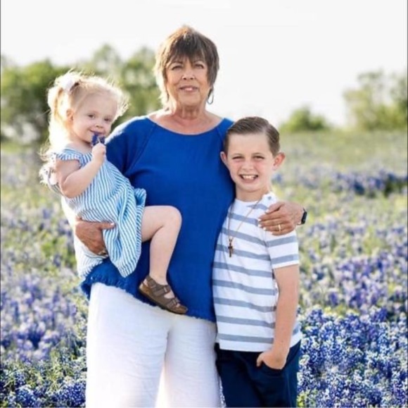 Profile Picture of Kim Triece (@kim_triece) on Poshmark