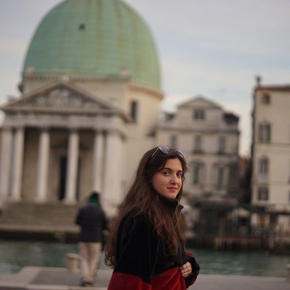 Profile Picture of Michelle Confusione (@mconfusione) on Poshmark