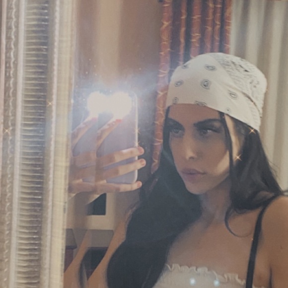 Profile Picture of Lotus Wyskochil (@lotuswyskochil) on Poshmark