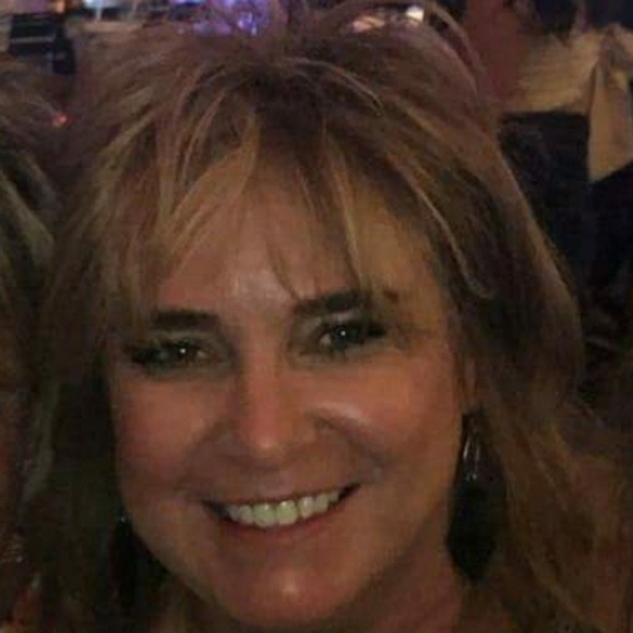 Profile Picture of Kim Parham (@cither50312) on Poshmark