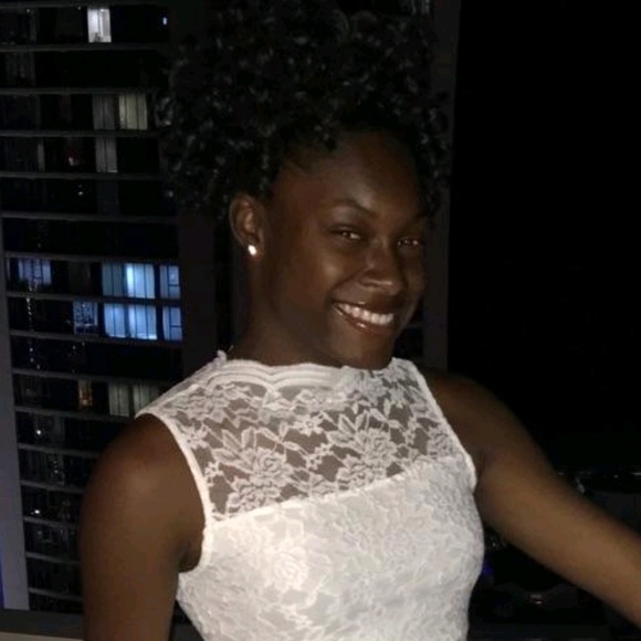 Profile Picture of Cheryl Roberts (@mothersdaughter) on Poshmark