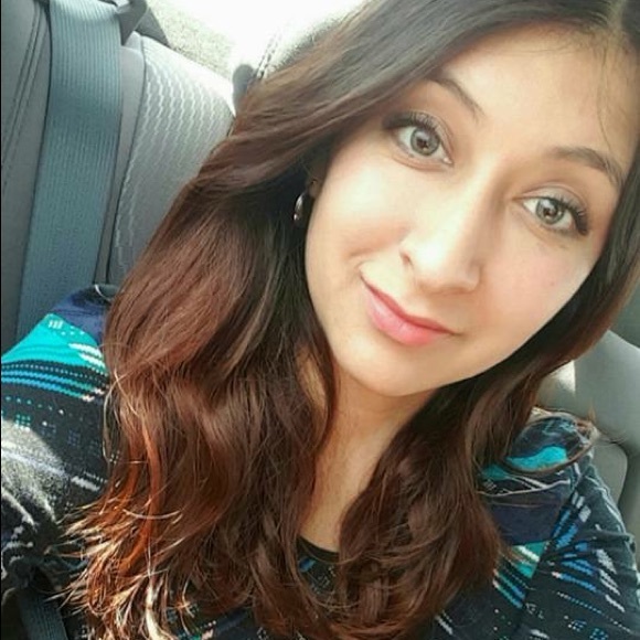 Profile Picture of Alexis Stetson (@lexis35) on Poshmark