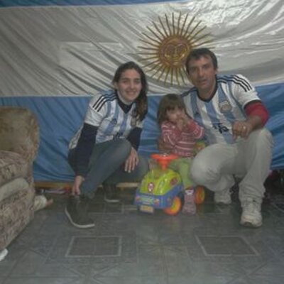 Profile Picture of Carlita Alcaide (@ConimaxiCarla) on Twitter
