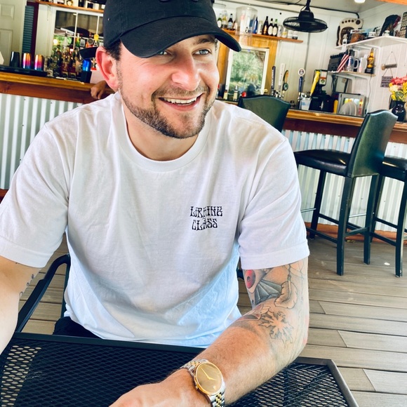 Profile Picture of Ian Oravetz (@djianora) on Poshmark