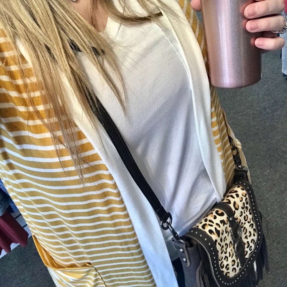 Heather M - Poshmark Profile Picture of Heather M (@hmedrano7) on Poshmark