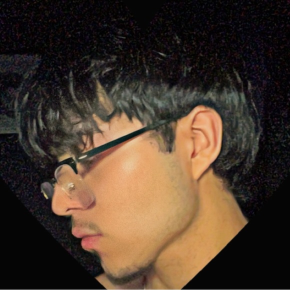 Profile Picture of Jacob Leal (@jelijah421) on Poshmark