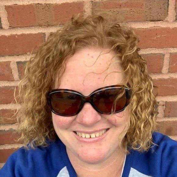 Profile Picture of Kim Carver (@kimcarve1973) on Poshmark