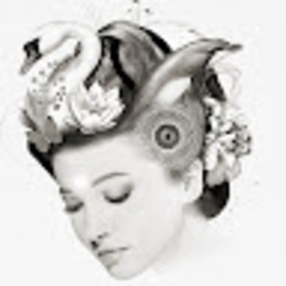 Profile Picture of Georgina Kolber (@georginakolber) on Poshmark