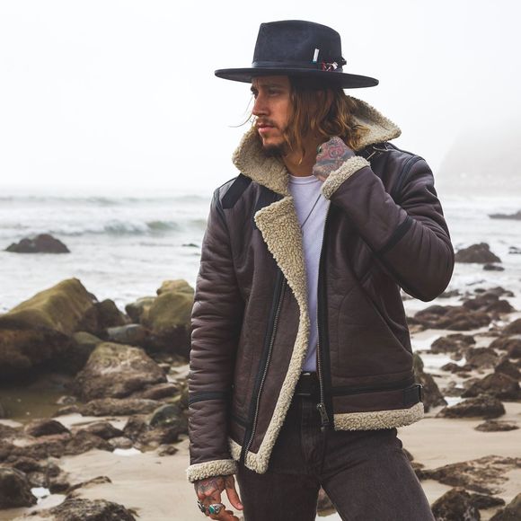 Profile Picture of Eric Cain (@romancain) on Poshmark