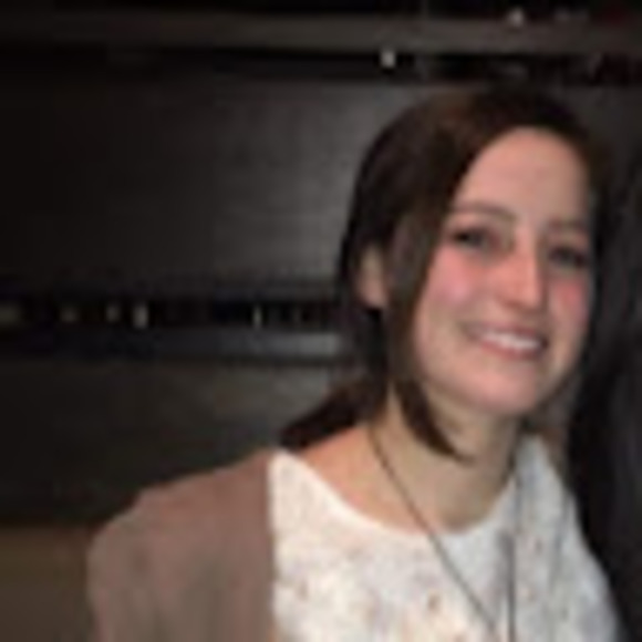 Profile Picture of Natalia Dafonte (@nadafonte) on Poshmark