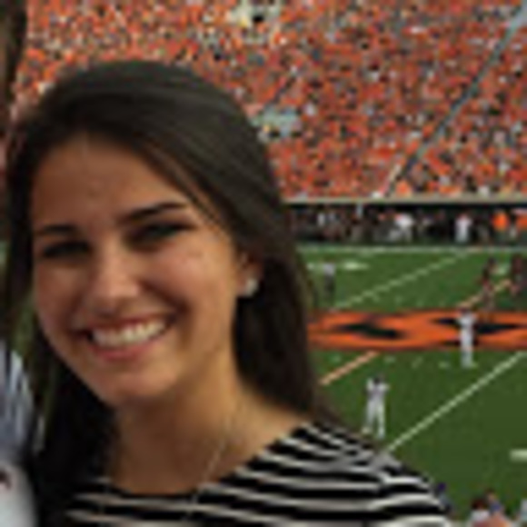 Profile Picture of Madeline Lambing (@madelinelambing) on Poshmark