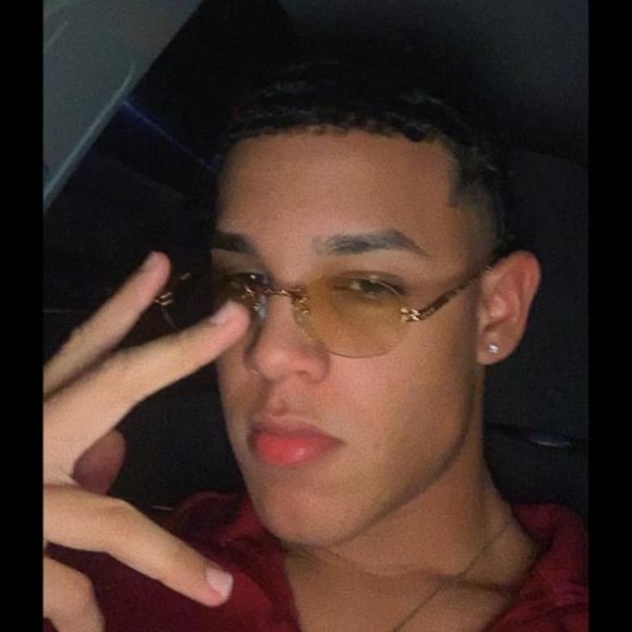 Profile Picture of Conde Joshua (@joshuaconde787) on Poshmark