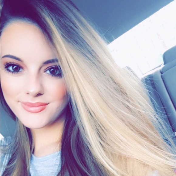 Profile Picture of Raygan Minshew (@rayganminshew) on Poshmark