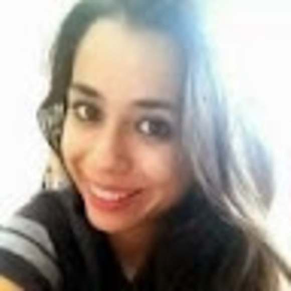 Profile Picture of Lauren Buckley (@laureneve94) on Poshmark